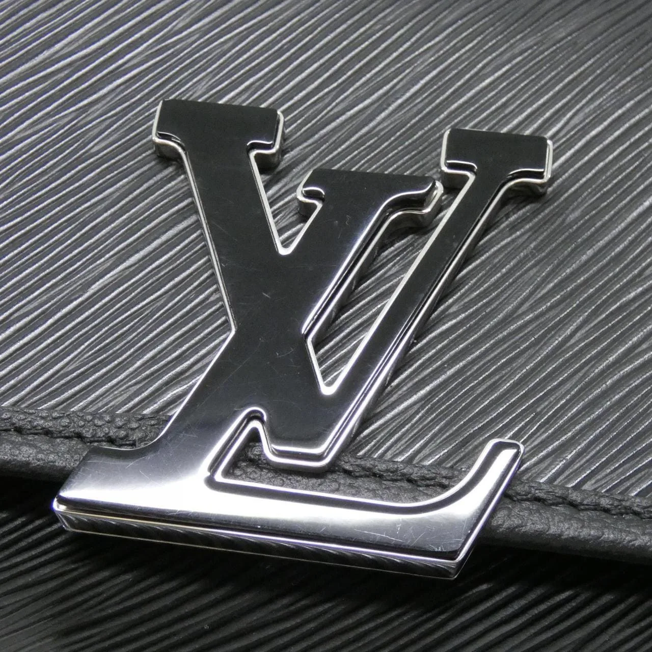 LOUIS VUITTON M59386 肩背包 Epi 4