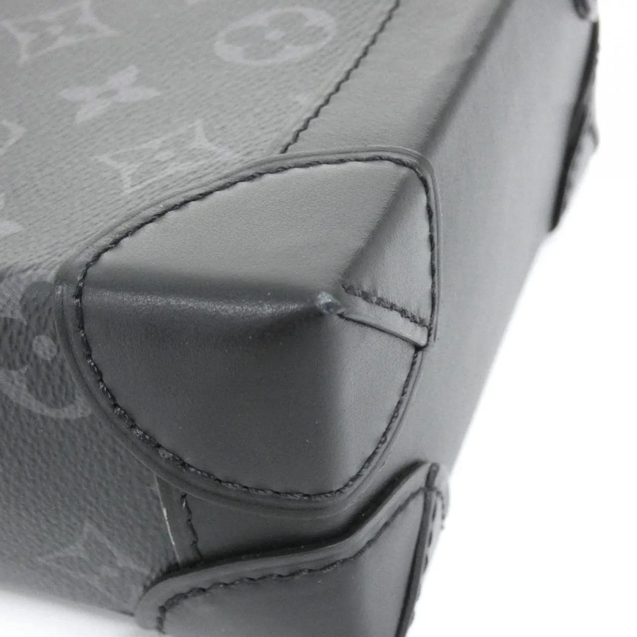 LOUIS VUITTON Eclipse M82774 肩背包 Monogram 3