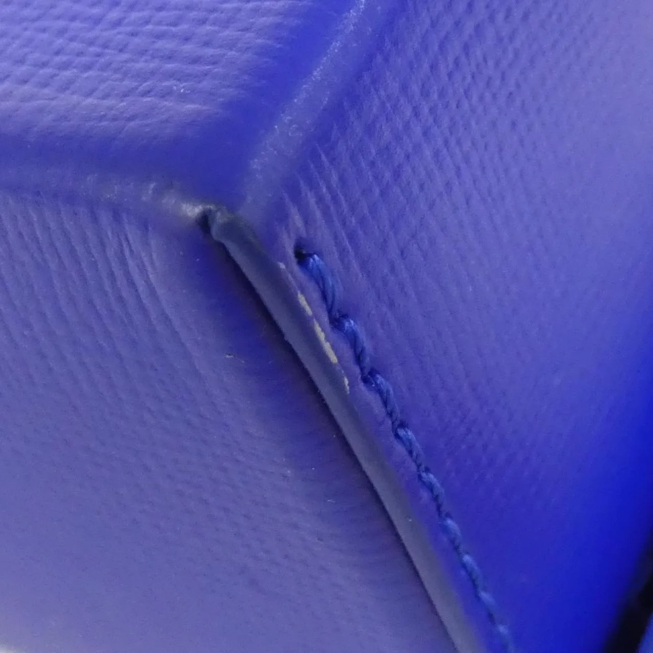 LOUIS VUITTON M14028 手提包 3