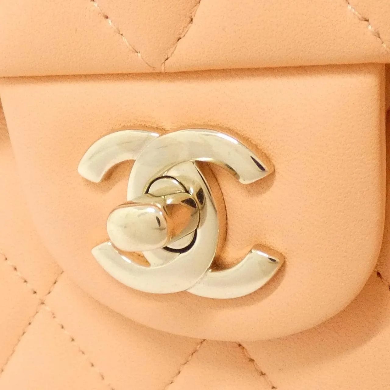 CHANEL Matelasse 1112 肩背包 羊皮 4