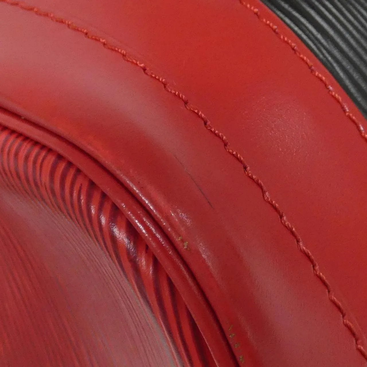 LOUIS VUITTON M44017 肩背包 Epi 3