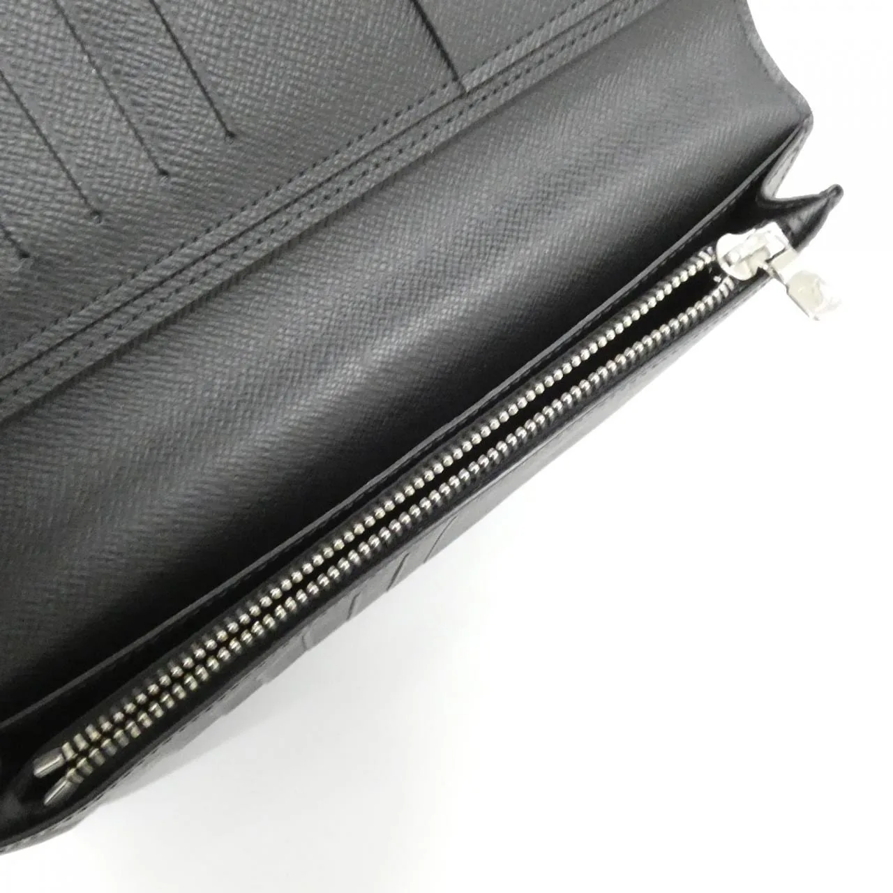 LOUIS VUITTON M30501 Wallet 5