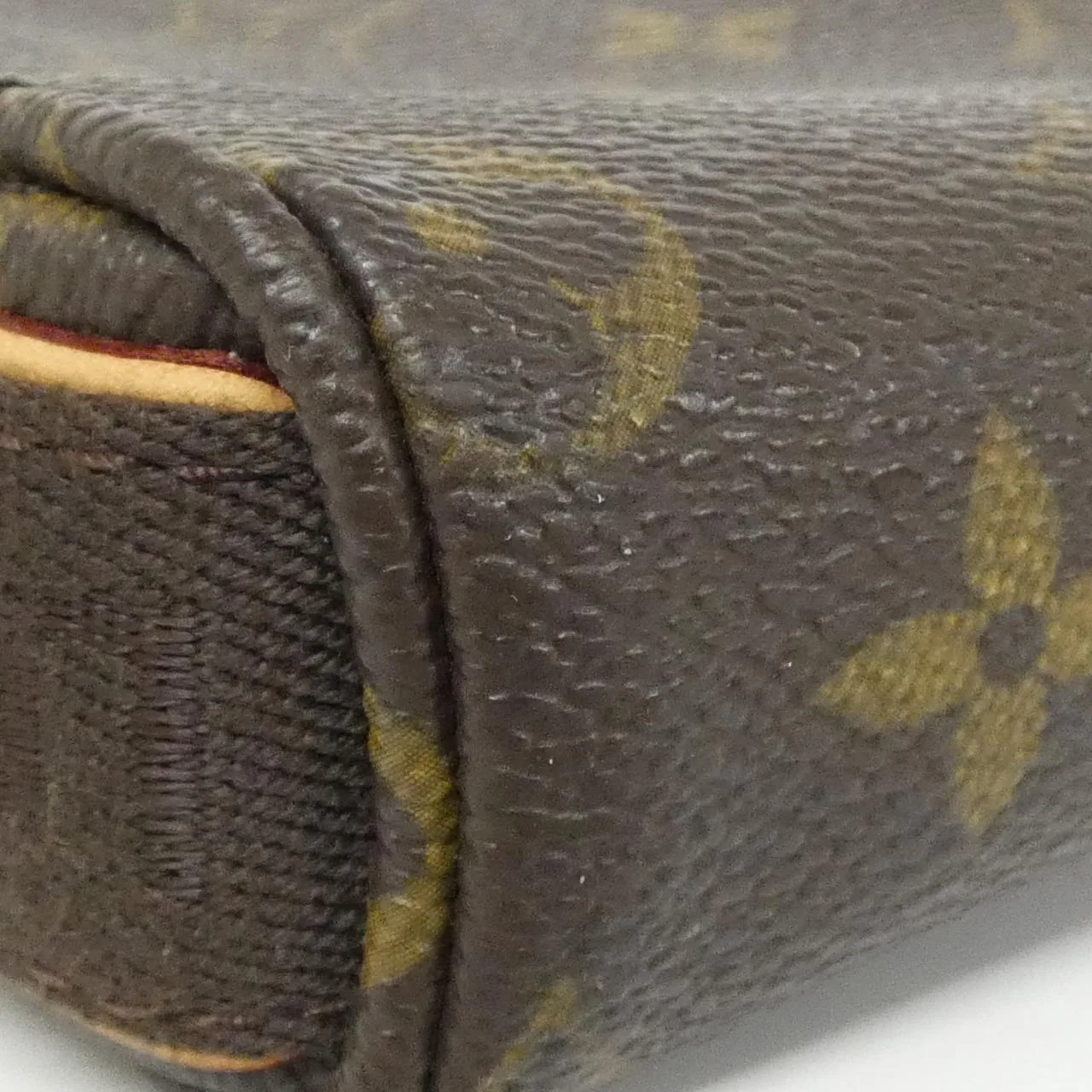 LOUIS VUITTON Trotteur M97037 Shoulder Monogram 3