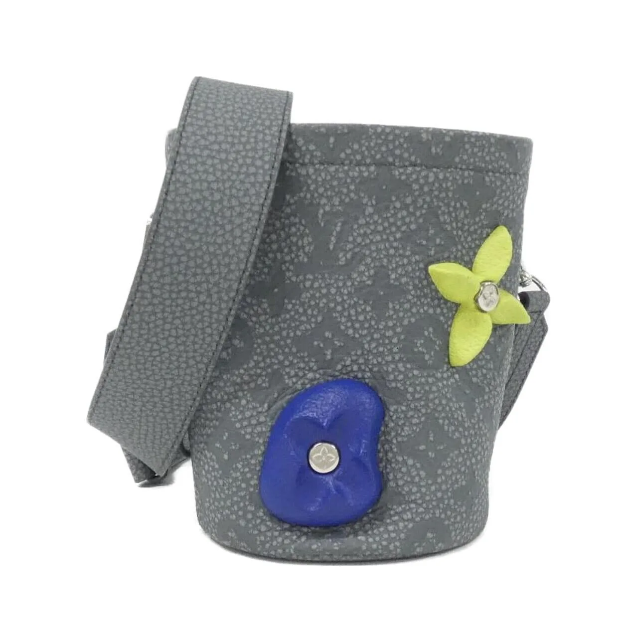 LOUIS VUITTON M81572 Pouch