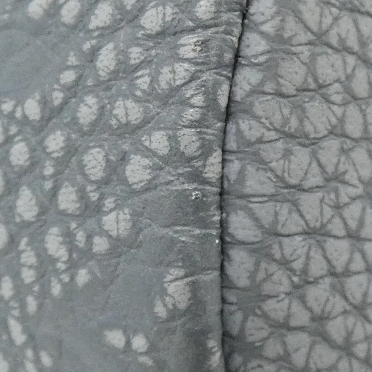 LOUIS VUITTON M81572 Pouch 3