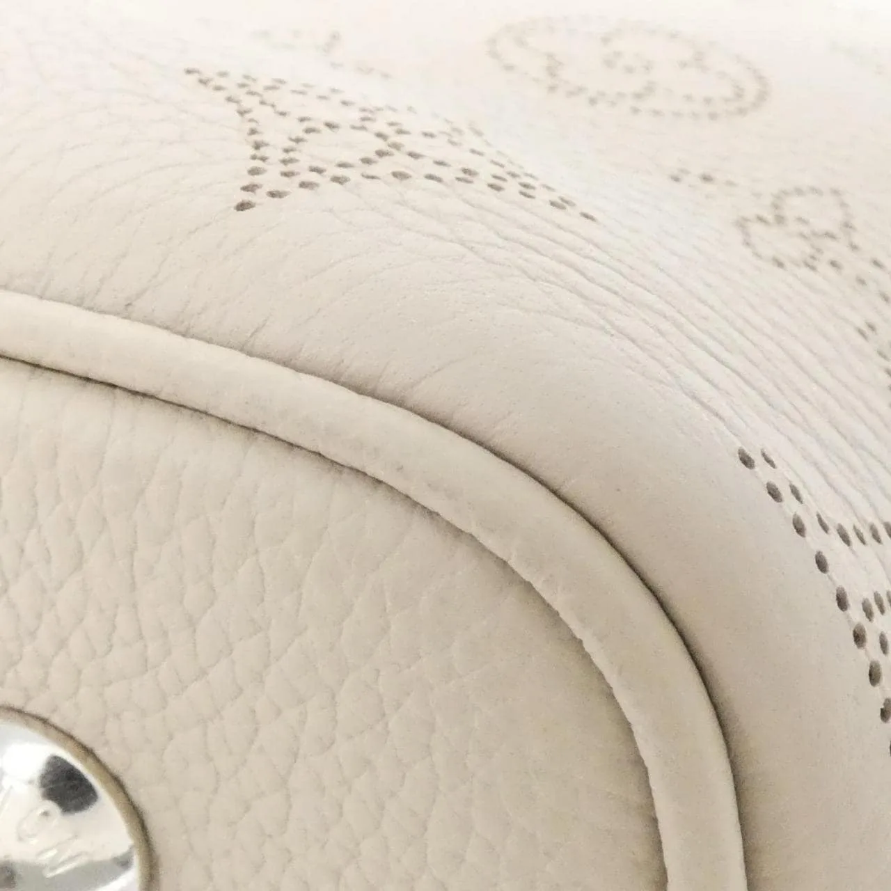 LOUIS VUITTON Mahina M21852 手提包 2