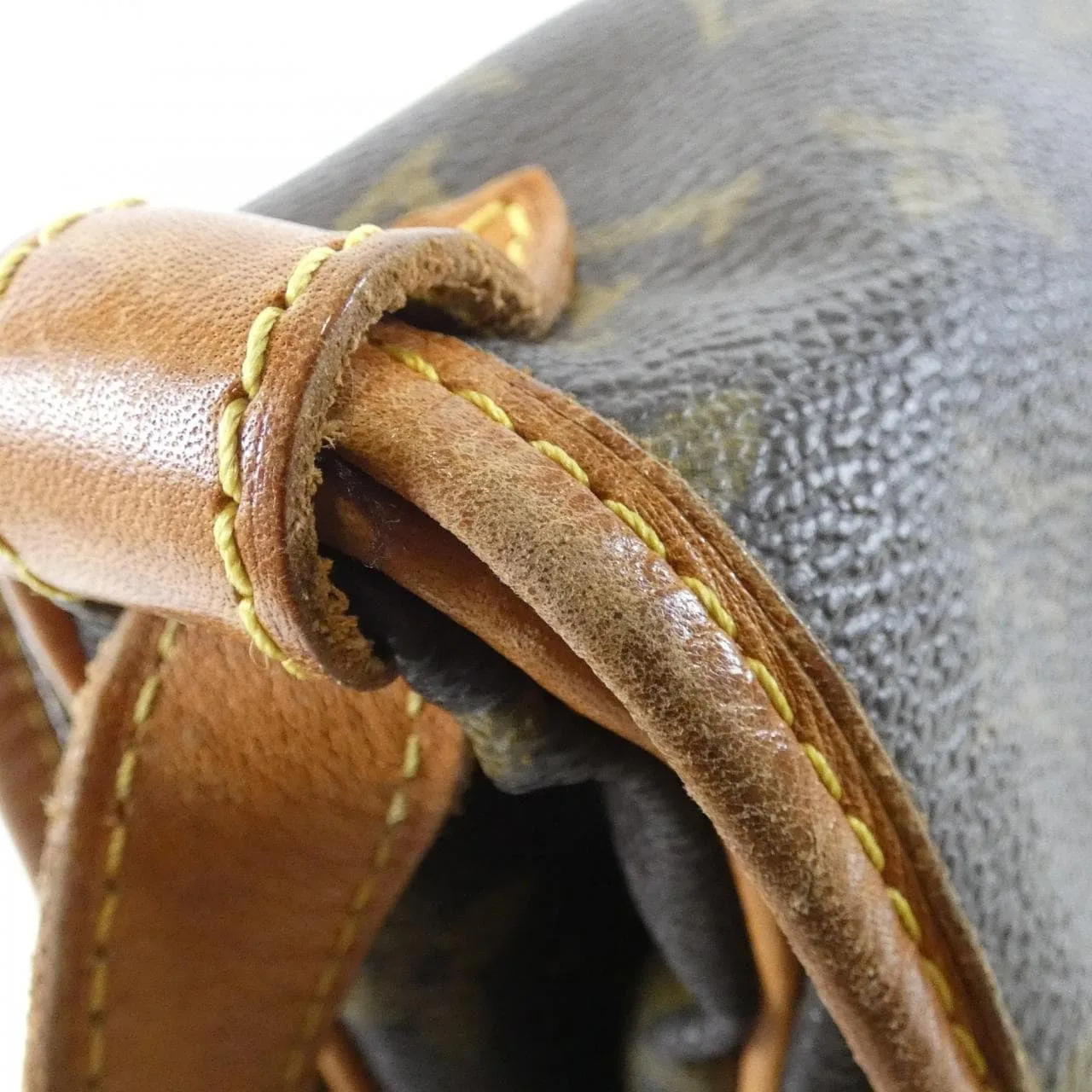 LOUIS VUITTON Saumur M42256 Shoulder Monogram 5