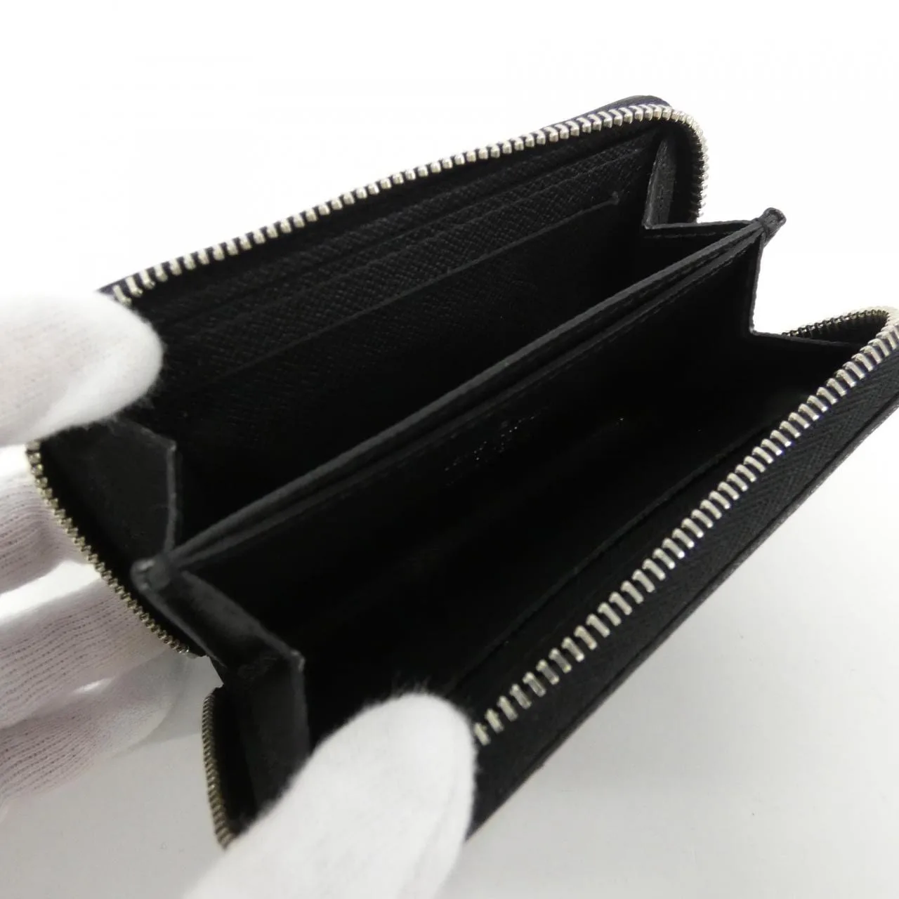 LOUIS VUITTON M30511 Coin Case 5