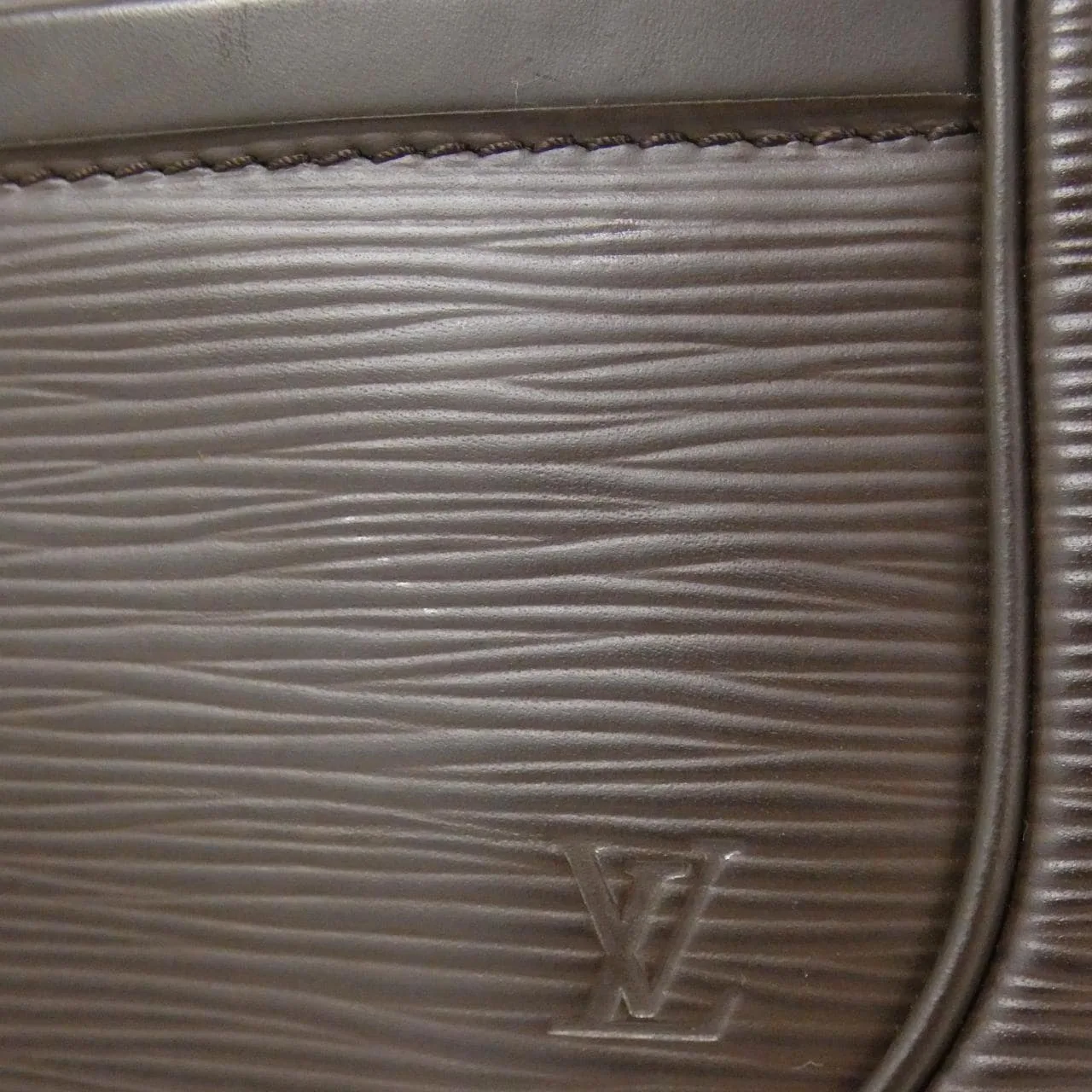 LOUIS VUITTON M5898D 肩背包 Epi 4
