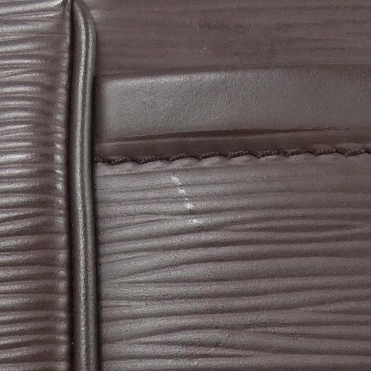 LOUIS VUITTON M5898D 肩背包 Epi 5