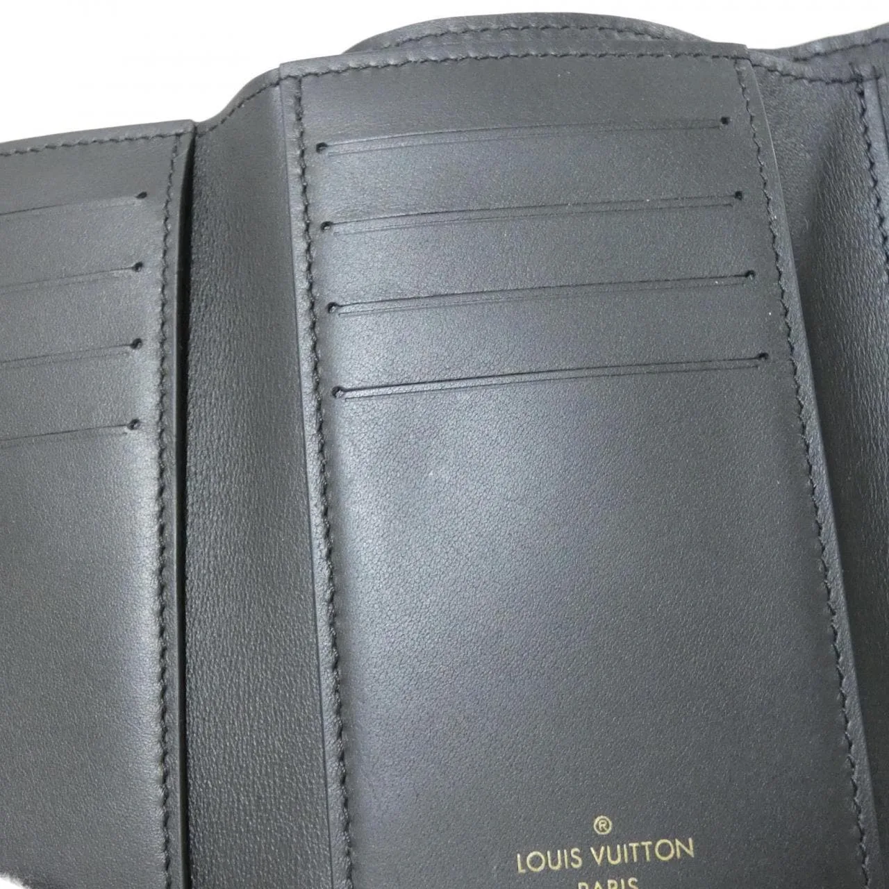 LOUIS VUITTON Capucines M67804 銀包 4