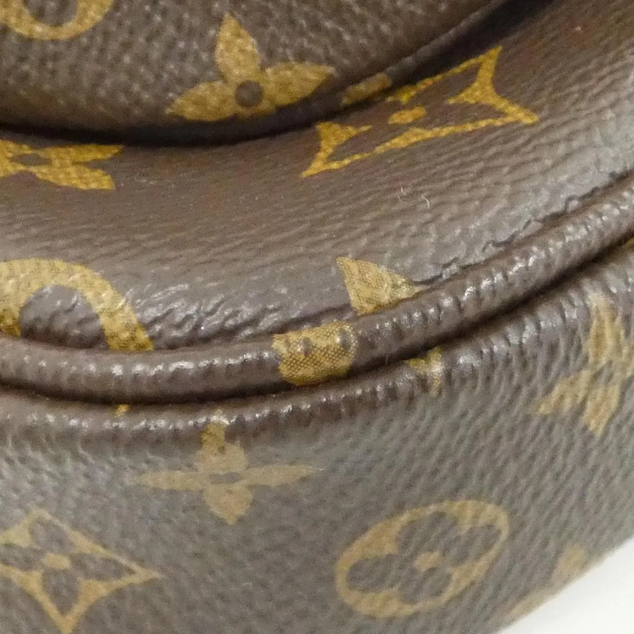 LOUIS VUITTON Pochette M44813 Shoulder Monogram 3