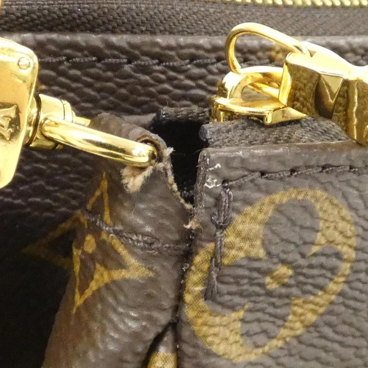 LOUIS VUITTON Pochette M44813 Shoulder Monogram 5