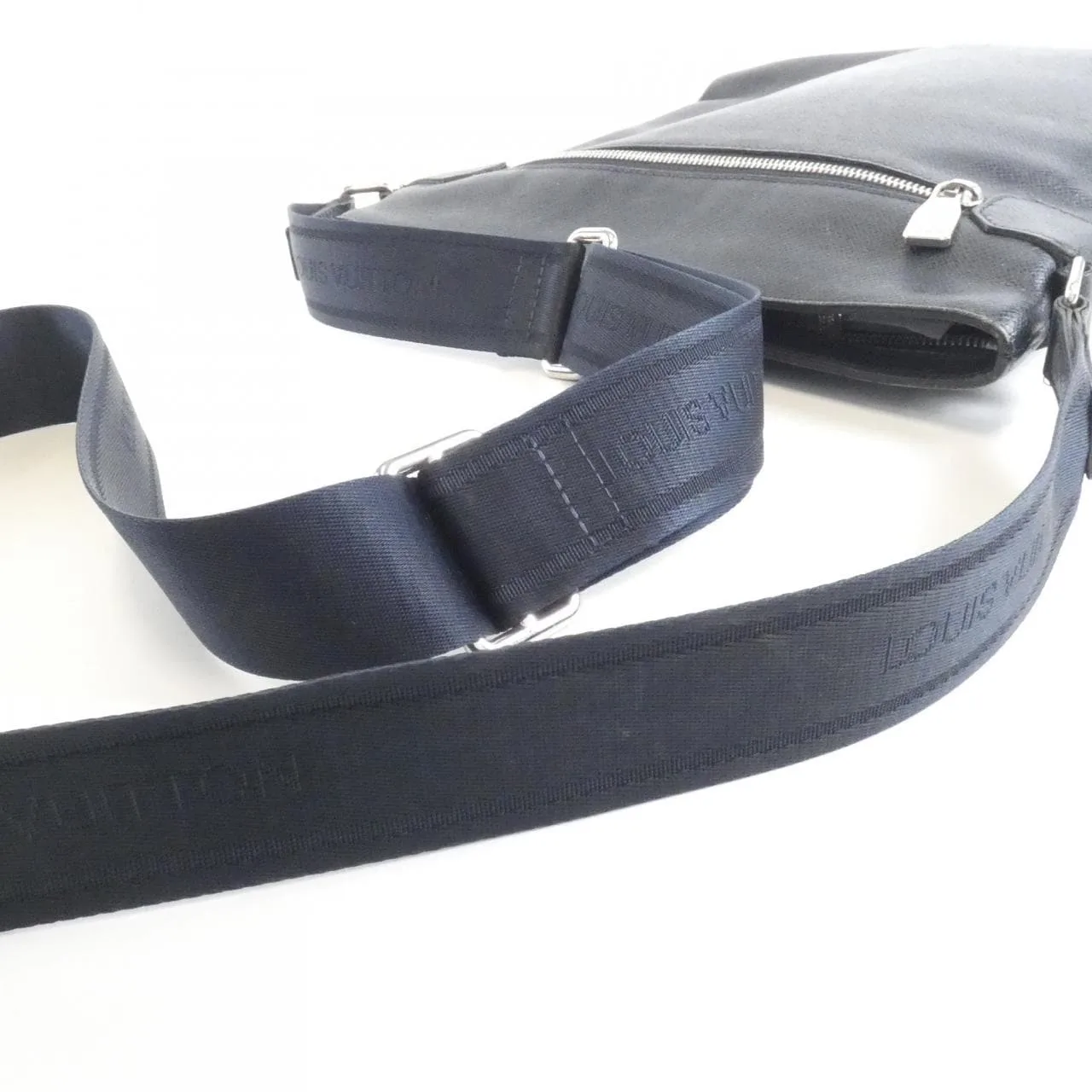 LOUIS VUITTON M32629 Shoulder 5