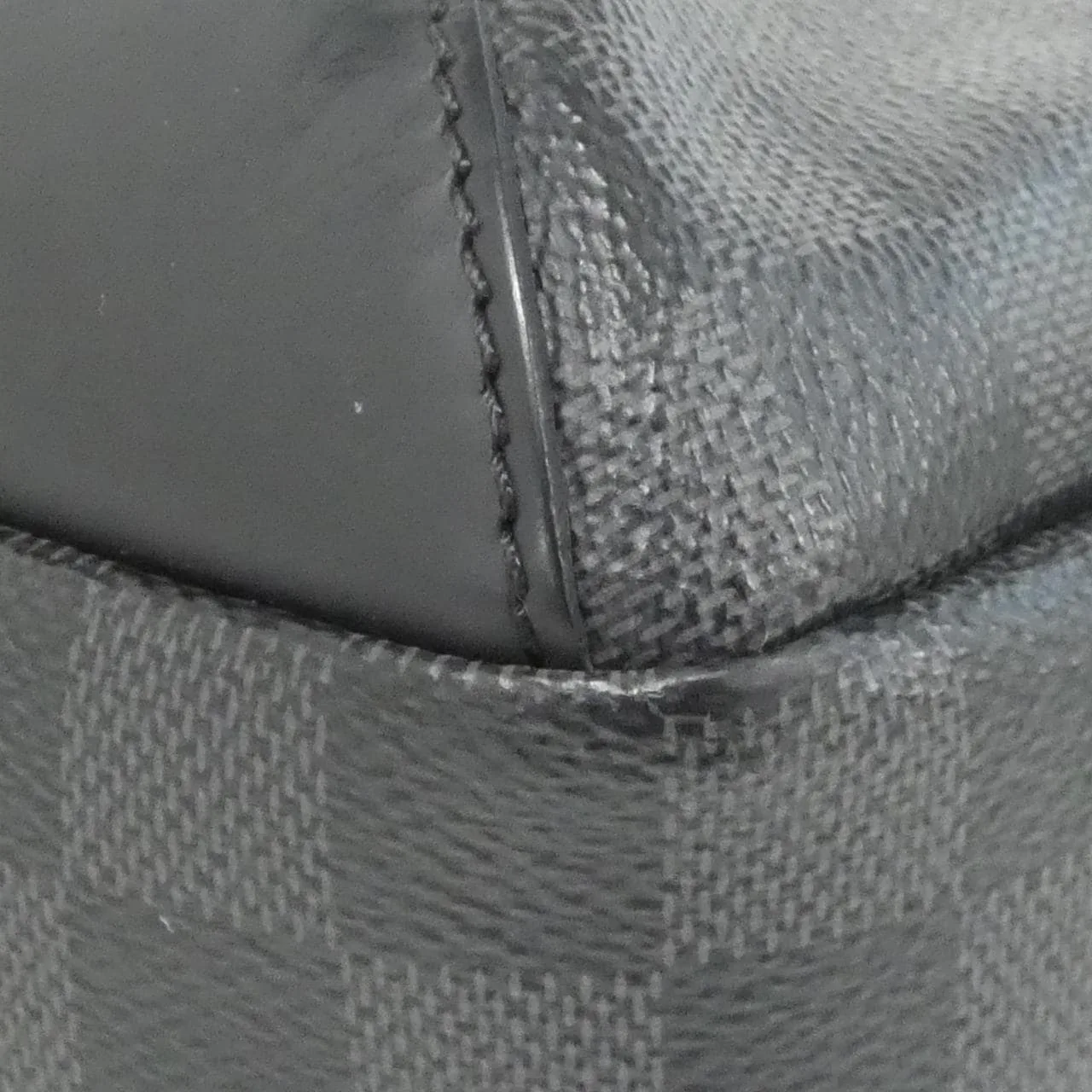 LOUIS VUITTON Avenue N41719 Shoulder Damier 3