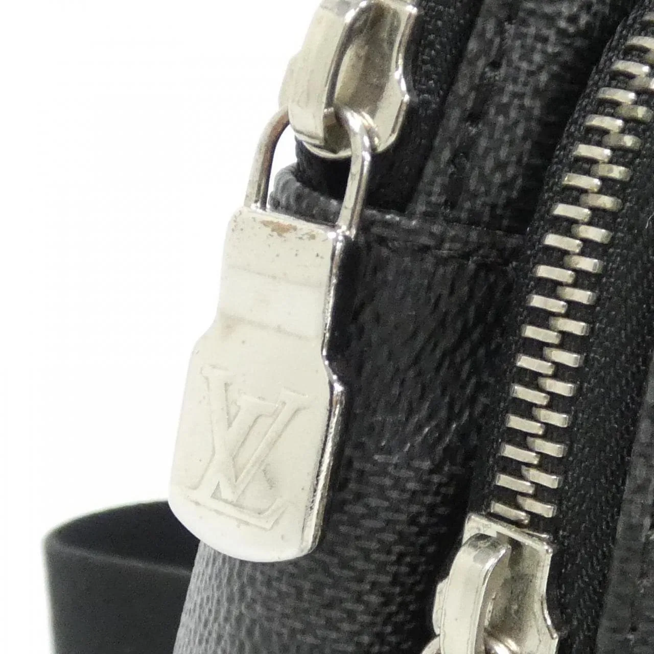 LOUIS VUITTON Avenue N41719 Shoulder Damier 5