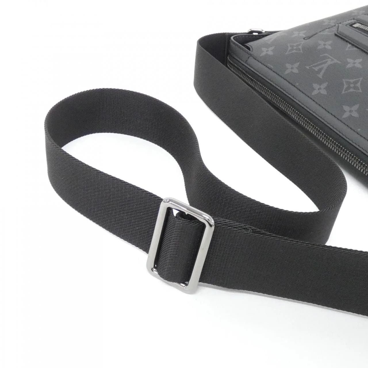 LOUIS VUITTON Eclipse M44223 Shoulder Monogram 4