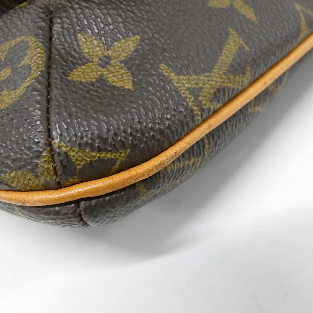 LOUIS VUITTON Musette M51258 Shoulder Monogram 3