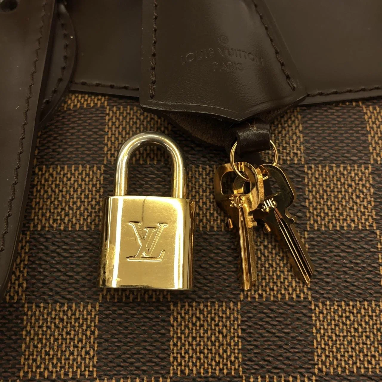 LOUIS VUITTON N41118 肩背包 Damier 4