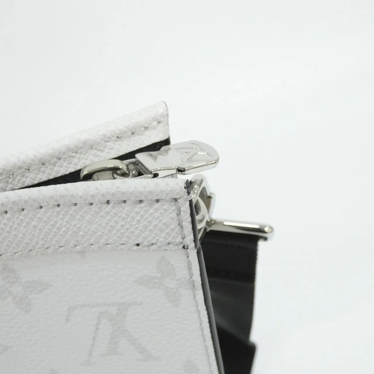 LOUIS VUITTON M30935 Shoulder Canvas 4