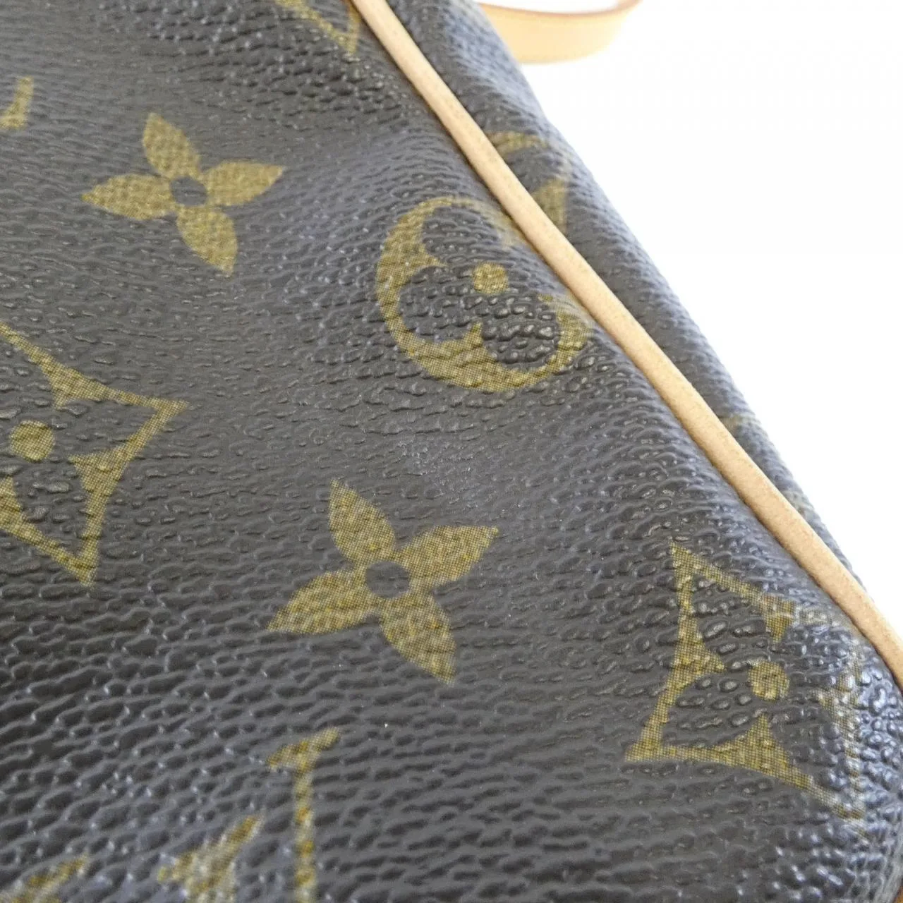 LOUIS VUITTON Viva Cité M51165 Shoulder Monogram 4