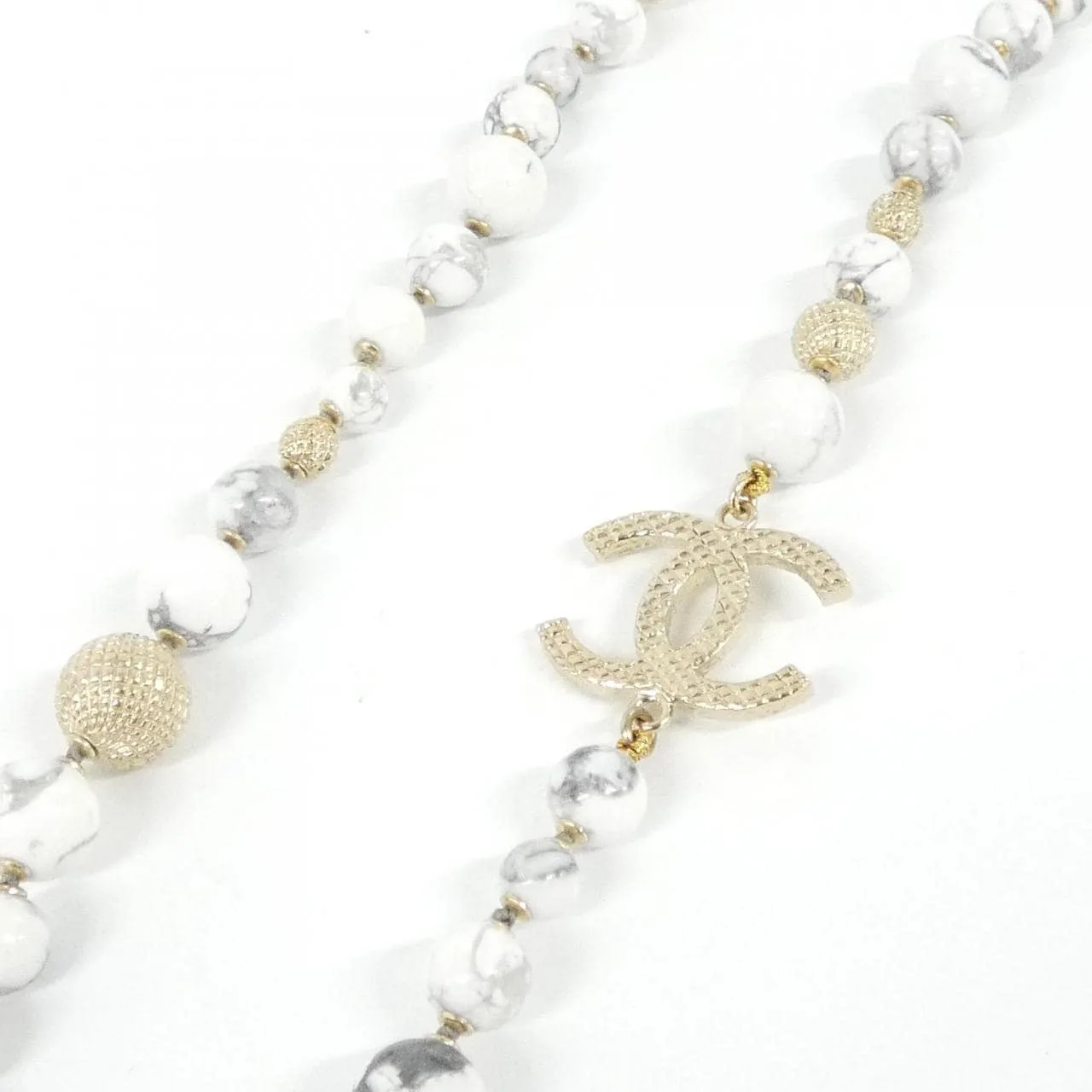 CHANEL Accessories White Rank A - Thumbnail 3