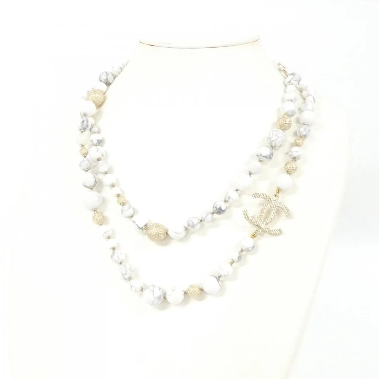 CHANEL Accessories White Rank A - Thumbnail 5
