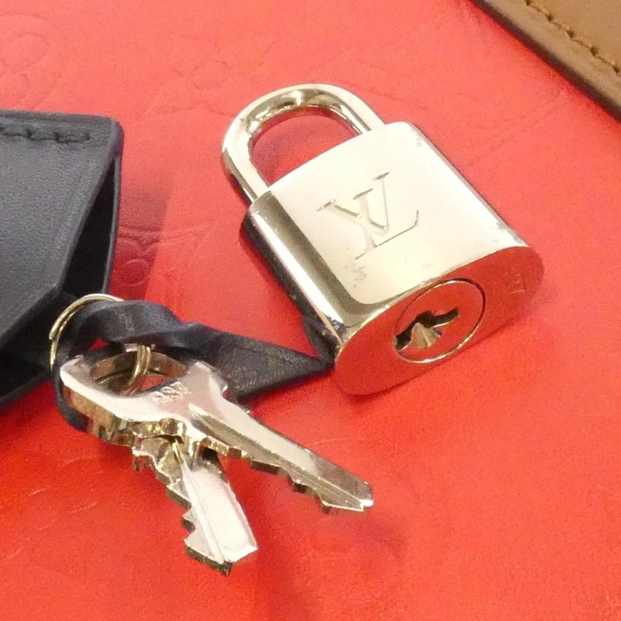 LOUIS VUITTON M42889 Tote Black - Thumbnail 4