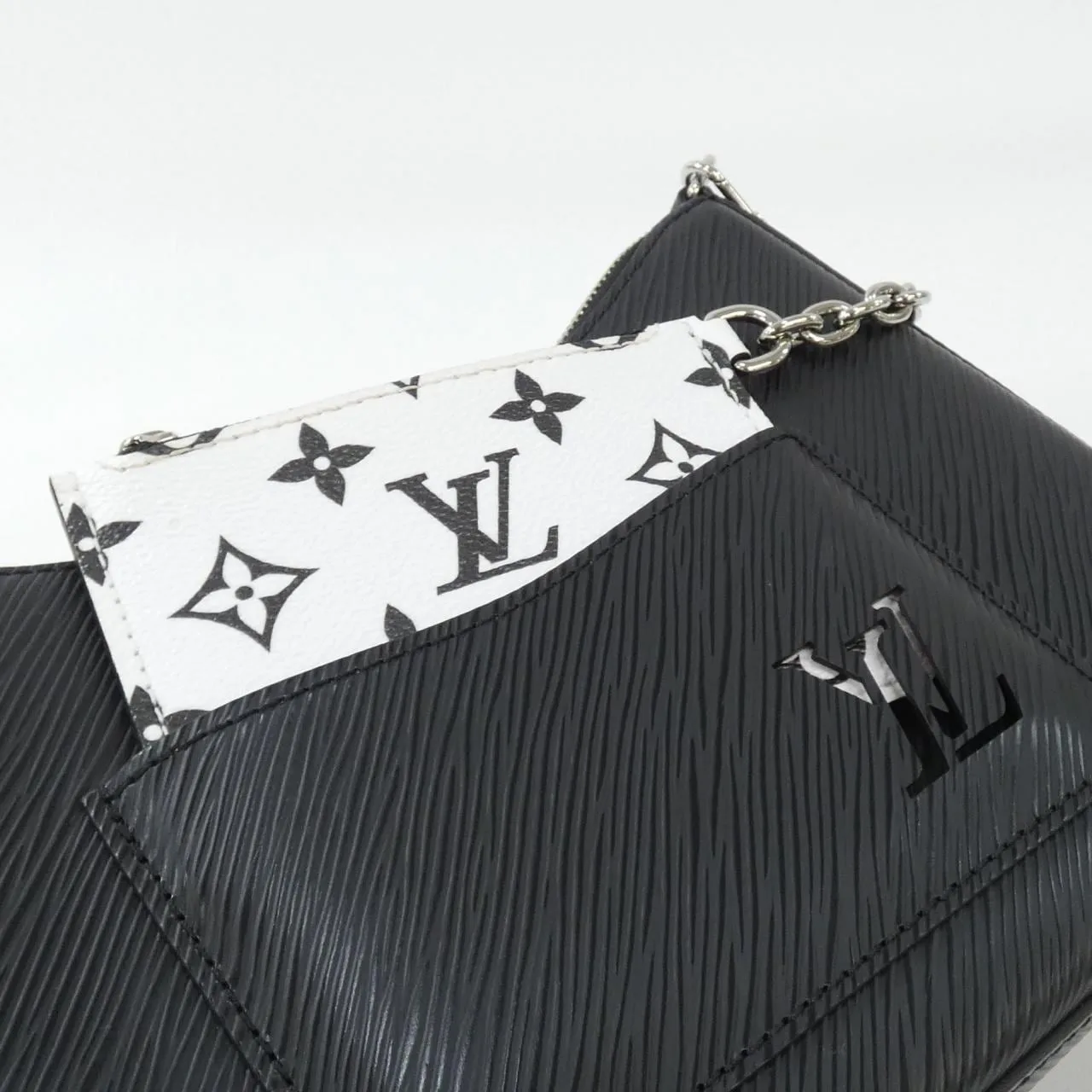 LOUIS VUITTON M80689 Shoulder Epi 黑色 Epi 中古品A - 縮圖 4