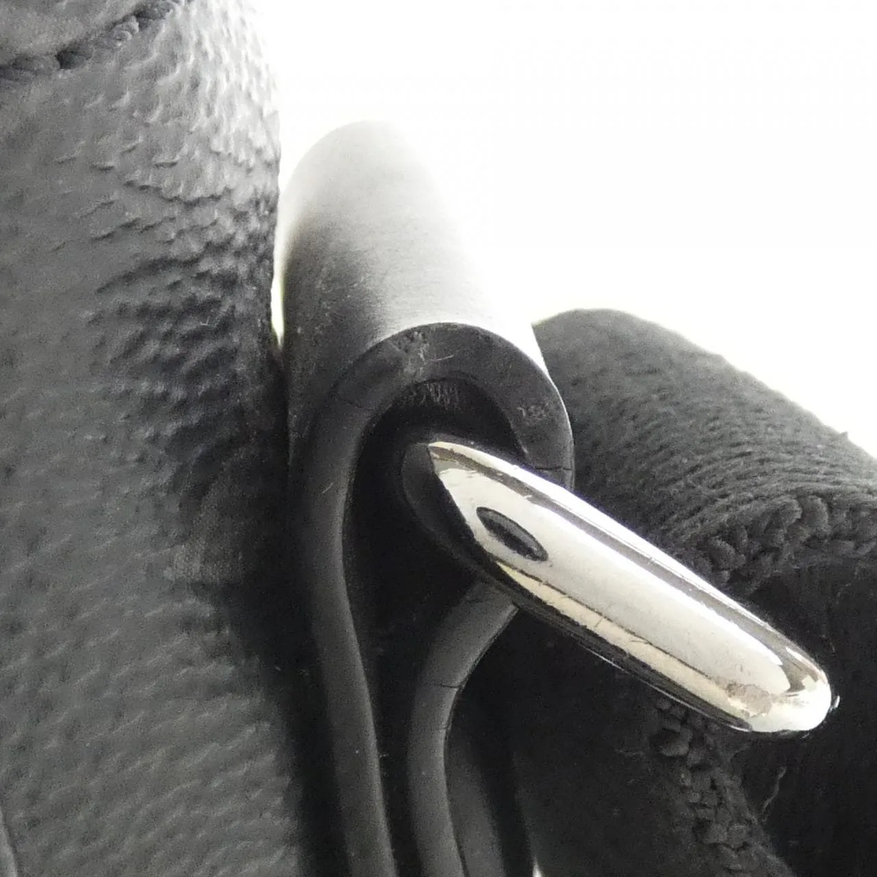LOUIS VUITTON District M44000 Shoulder Monogram 5