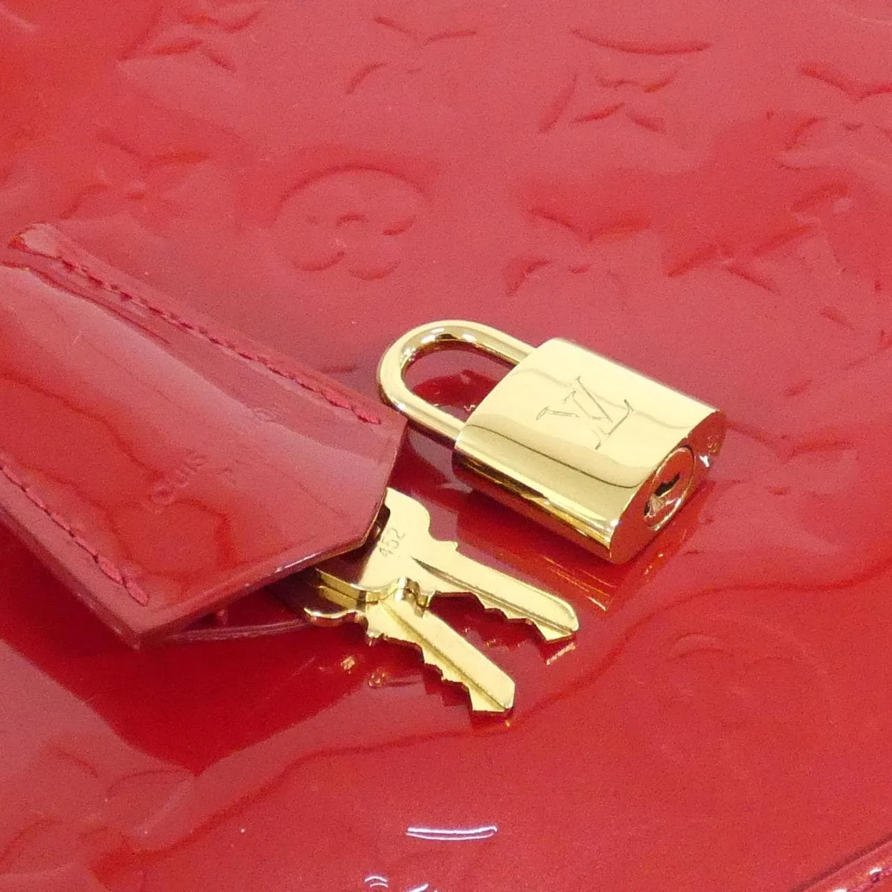 LOUIS VUITTON Alma M90096 Handbag Vernis 3