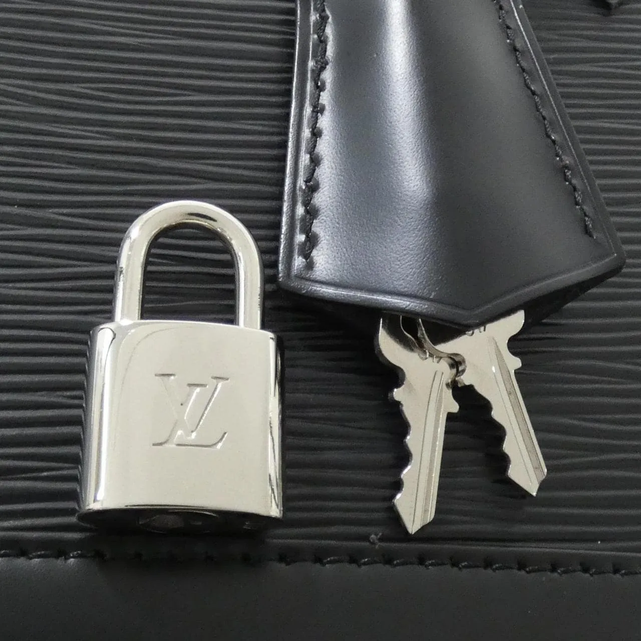 LOUIS VUITTON Alma M24645 Handbag Epi 5