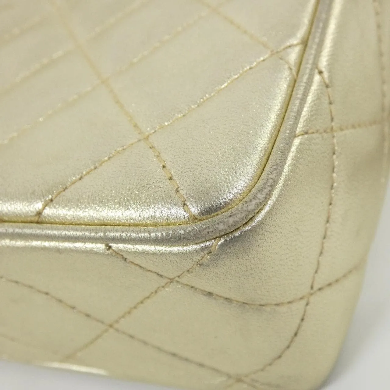 CHANEL 肩背包 羊皮 金色 羊皮 中古品B - 縮圖 3