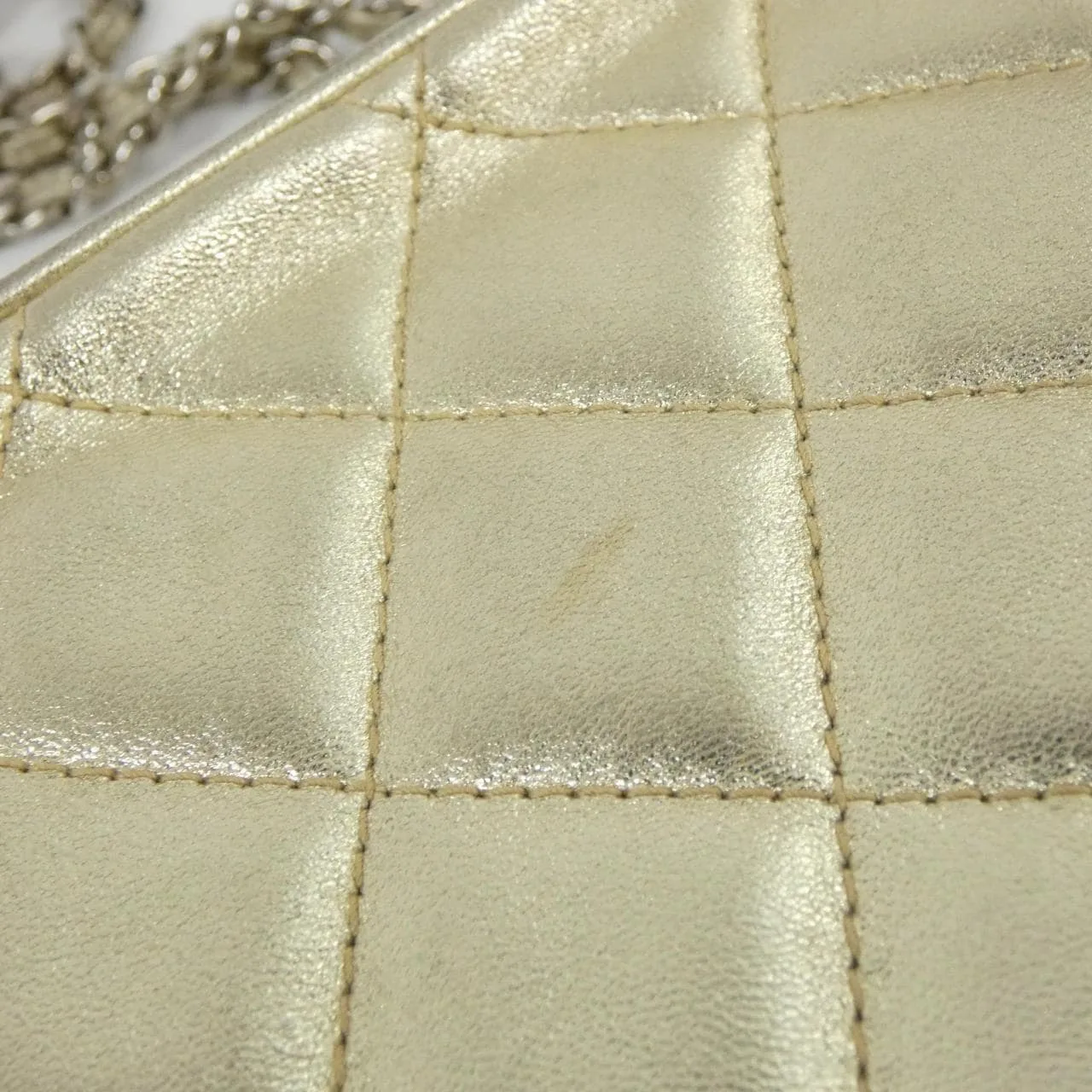 CHANEL 肩背包 羊皮 金色 羊皮 中古品B - 縮圖 4
