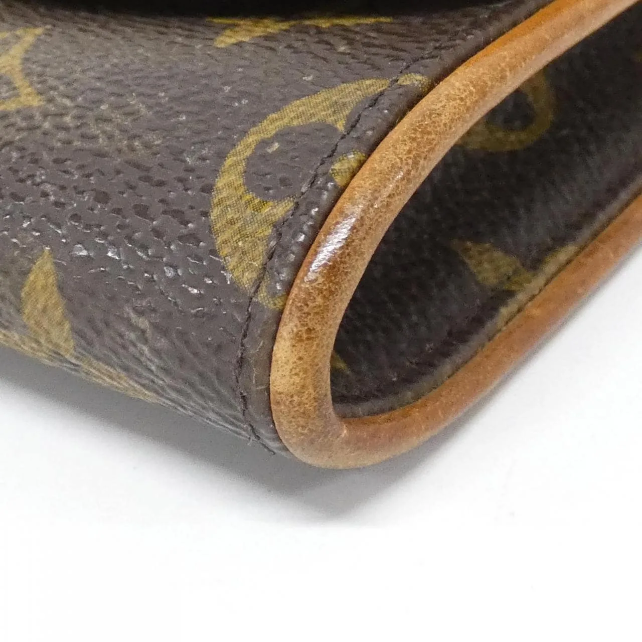 LOUIS VUITTON Pochette M51852 Shoulder Monogram 3