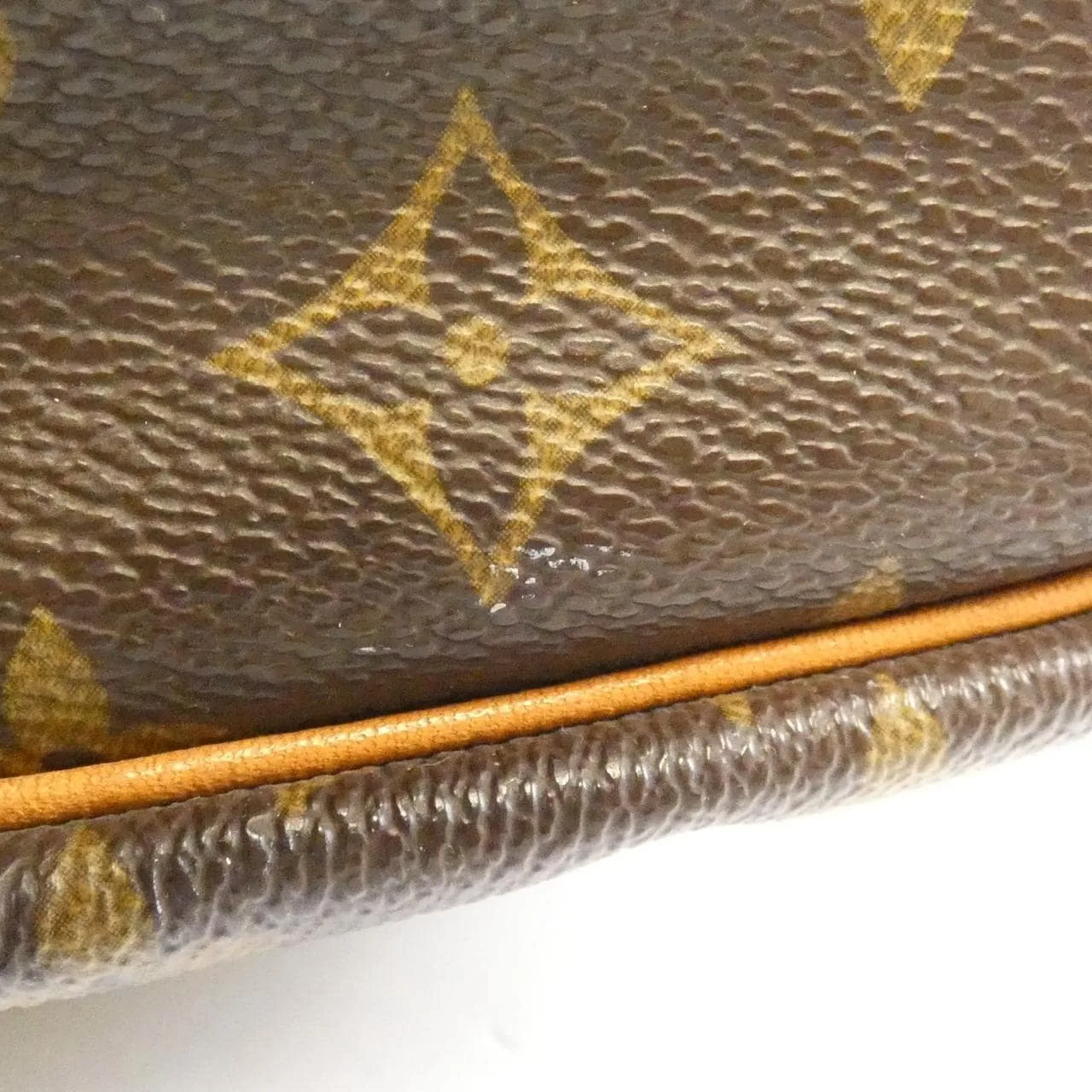 LOUIS VUITTON Saumur M42256 Shoulder Monogram Black Monogram Rank B - Thumbnail 3