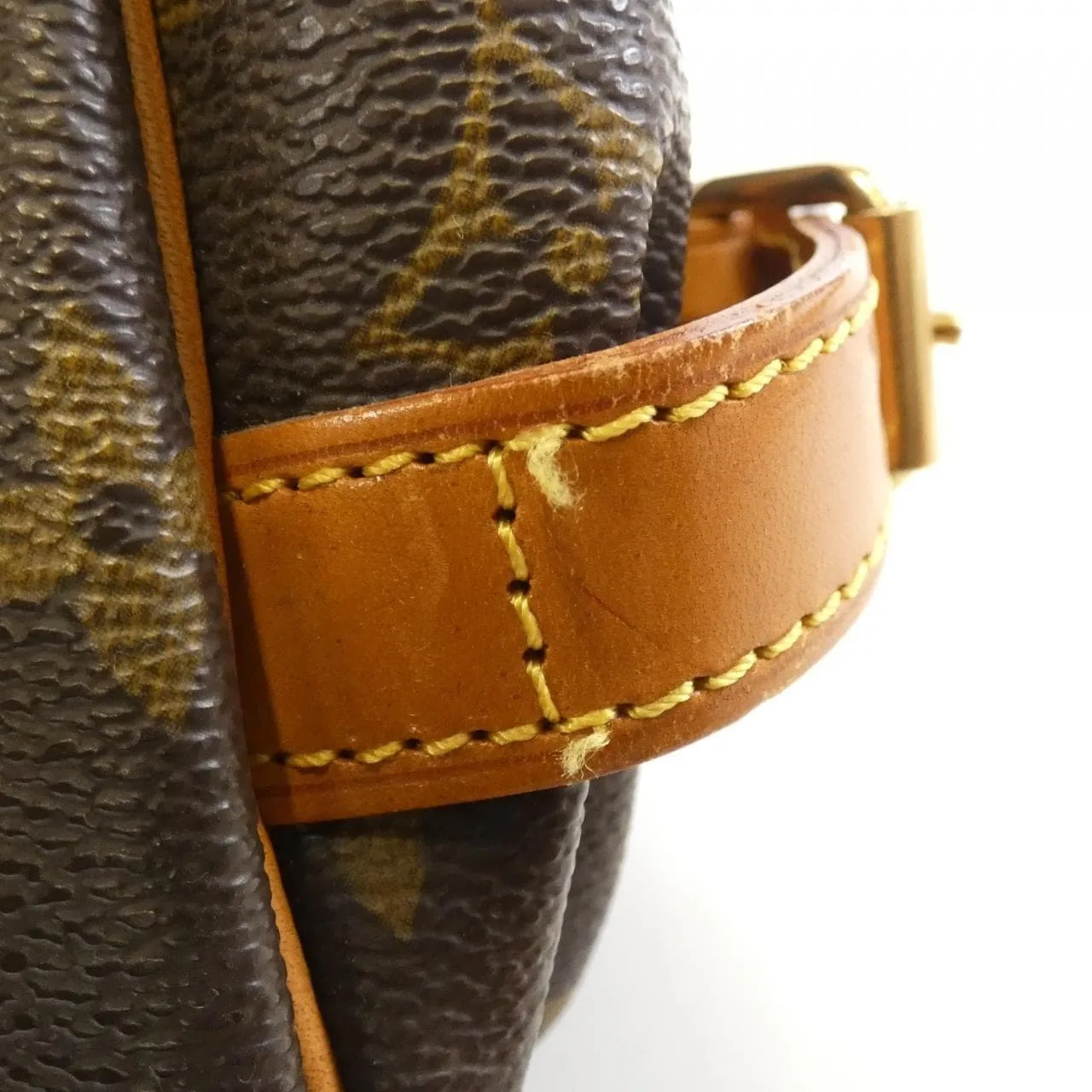 LOUIS VUITTON Saumur M42256 Shoulder Monogram Black Monogram Rank B - Thumbnail 4