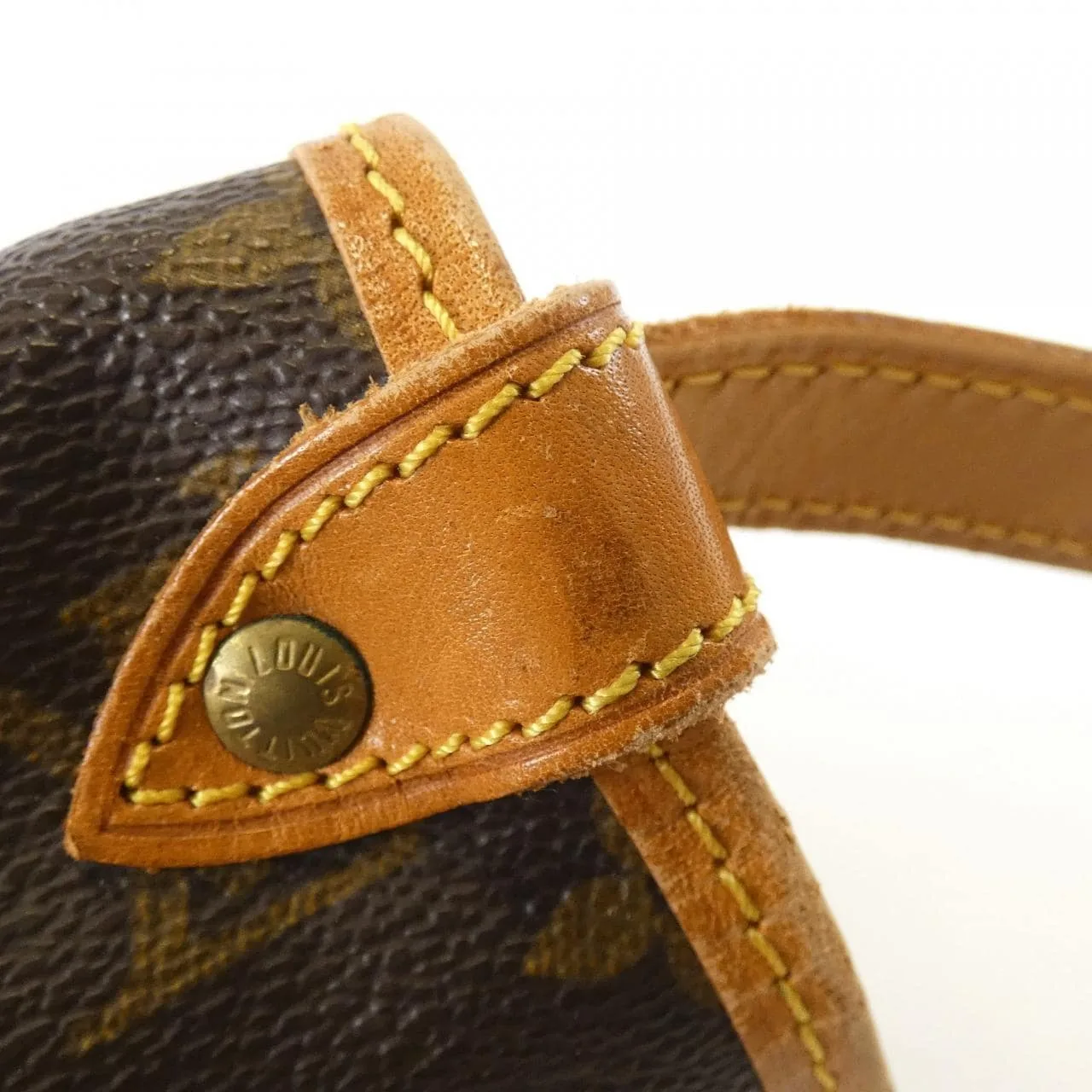 LOUIS VUITTON Saumur M42256 Shoulder Monogram Black Monogram Rank B - Thumbnail 5