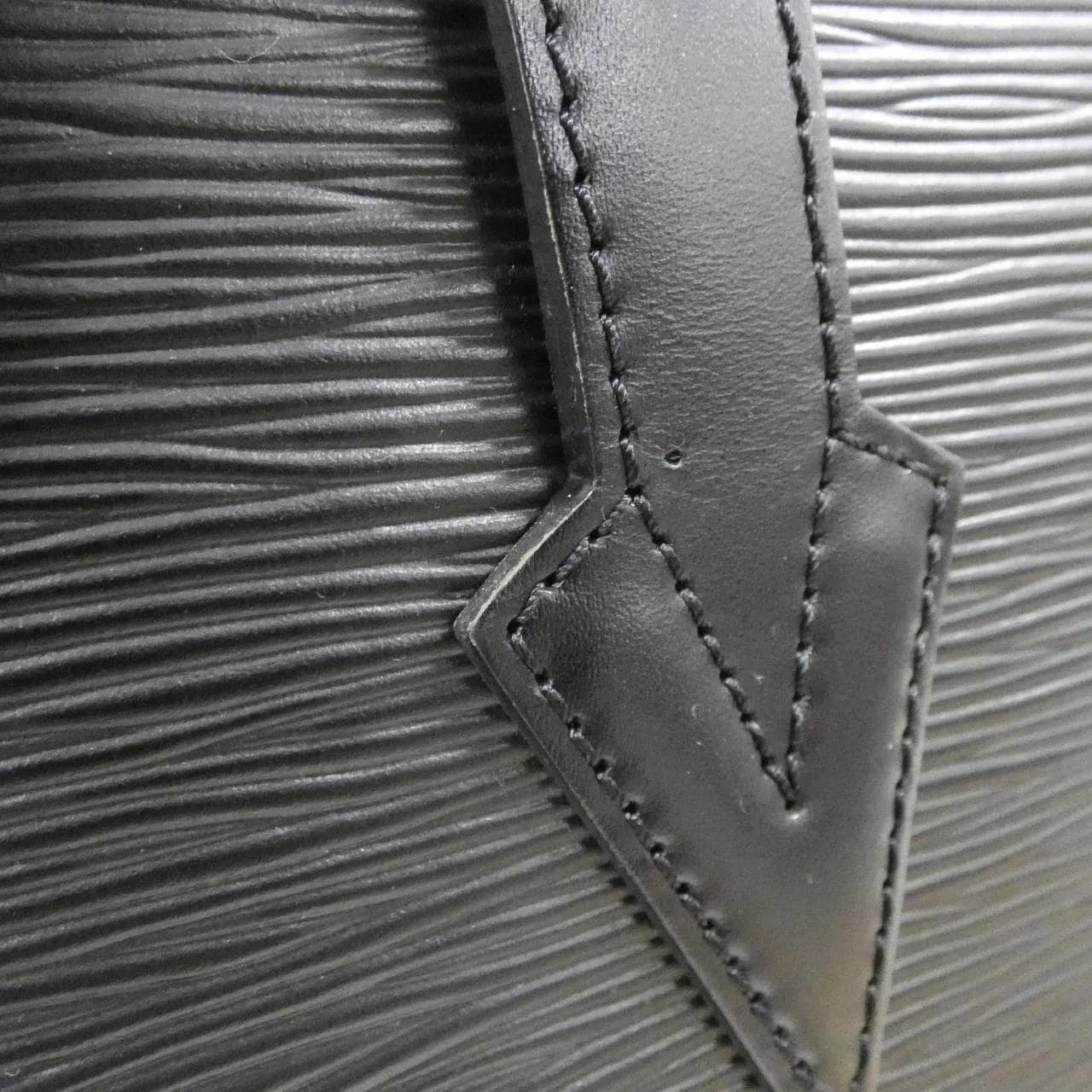 LOUIS VUITTON M52282 Shoulder Epi 黑色 Epi 中古品A - 縮圖 4