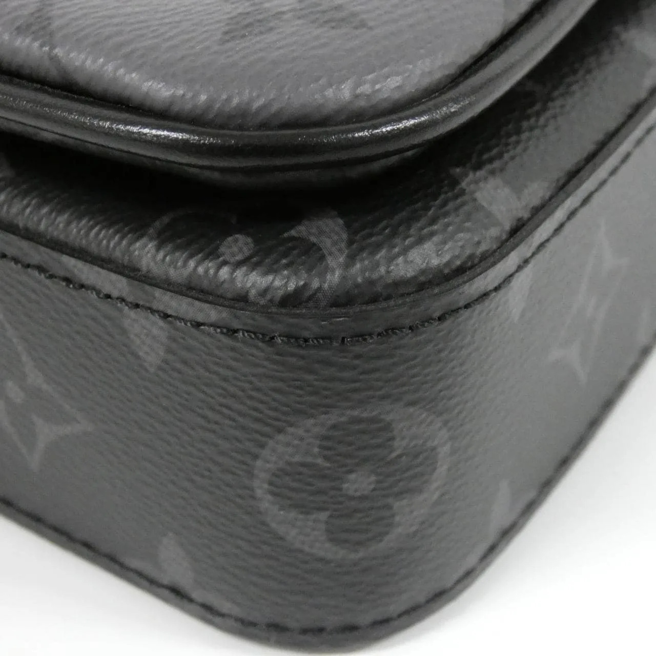 LOUIS VUITTON Eclipse M69443 Shoulder Monogram Black Monogram Rank A - Thumbnail 3