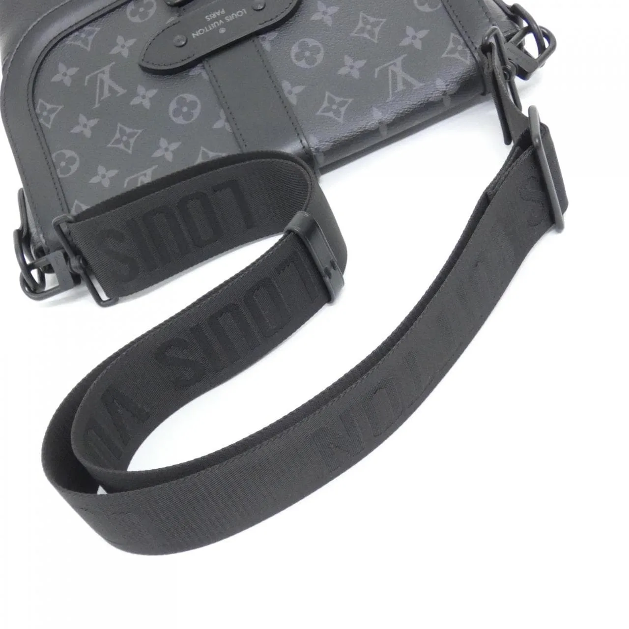 LOUIS VUITTON Eclipse M45911 肩背包 Monogram 4