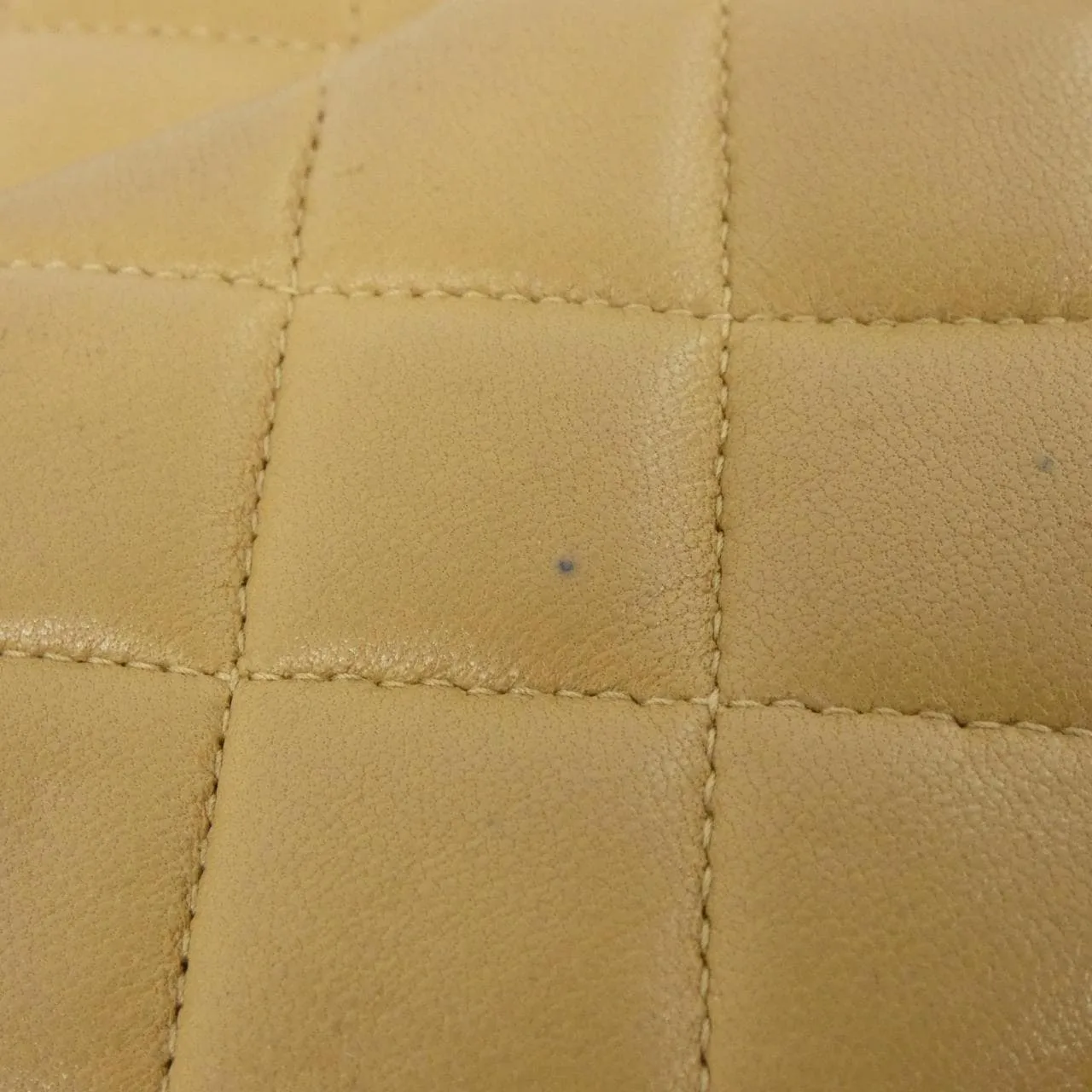 CHANEL 肩背包 羊皮 米色 羊皮 中古品B - 縮圖 4