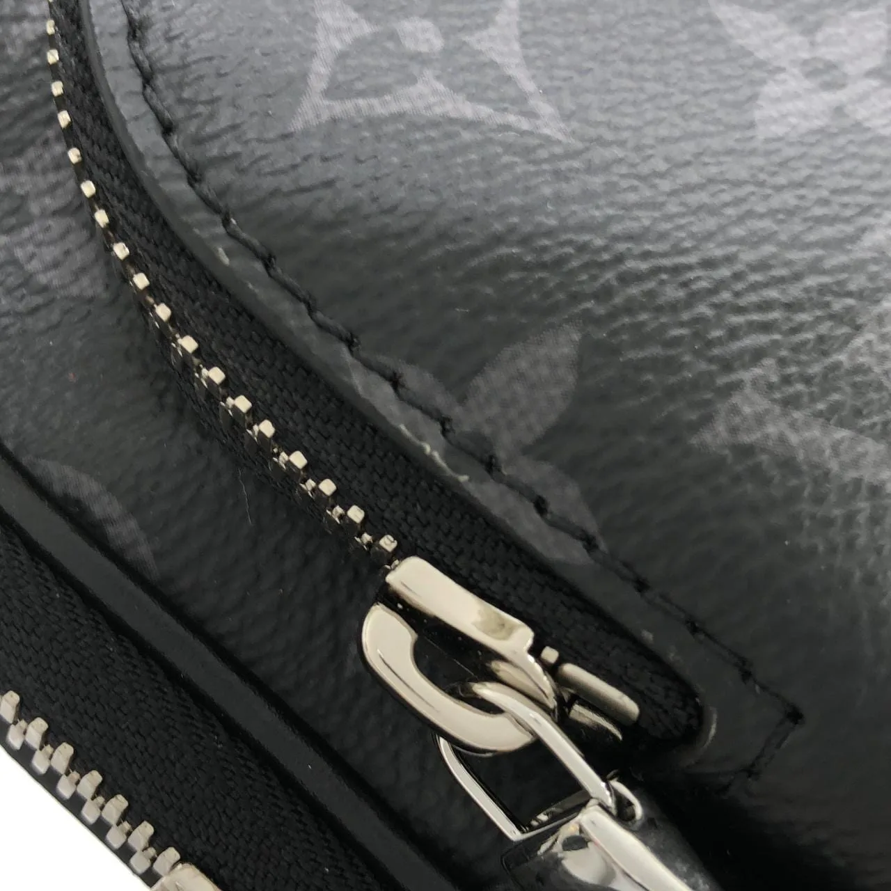 LOUIS VUITTON Avenue M47137 Shoulder Monogram Black Monogram Rank A - Thumbnail 6