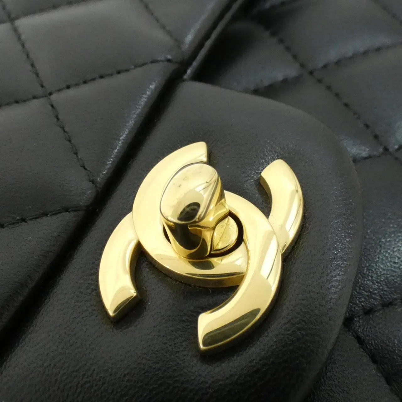 CHANEL Matelasse 1112 Shoulder Lambskin Black Lambskin Rank A - Thumbnail 4