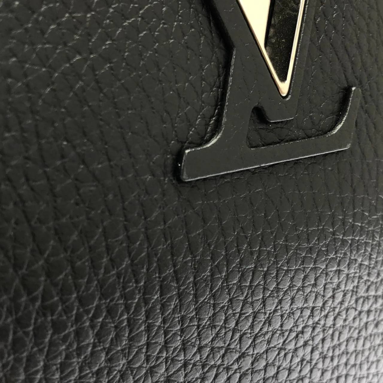 LOUIS VUITTON Capucines N92040 Handbag Leather 4