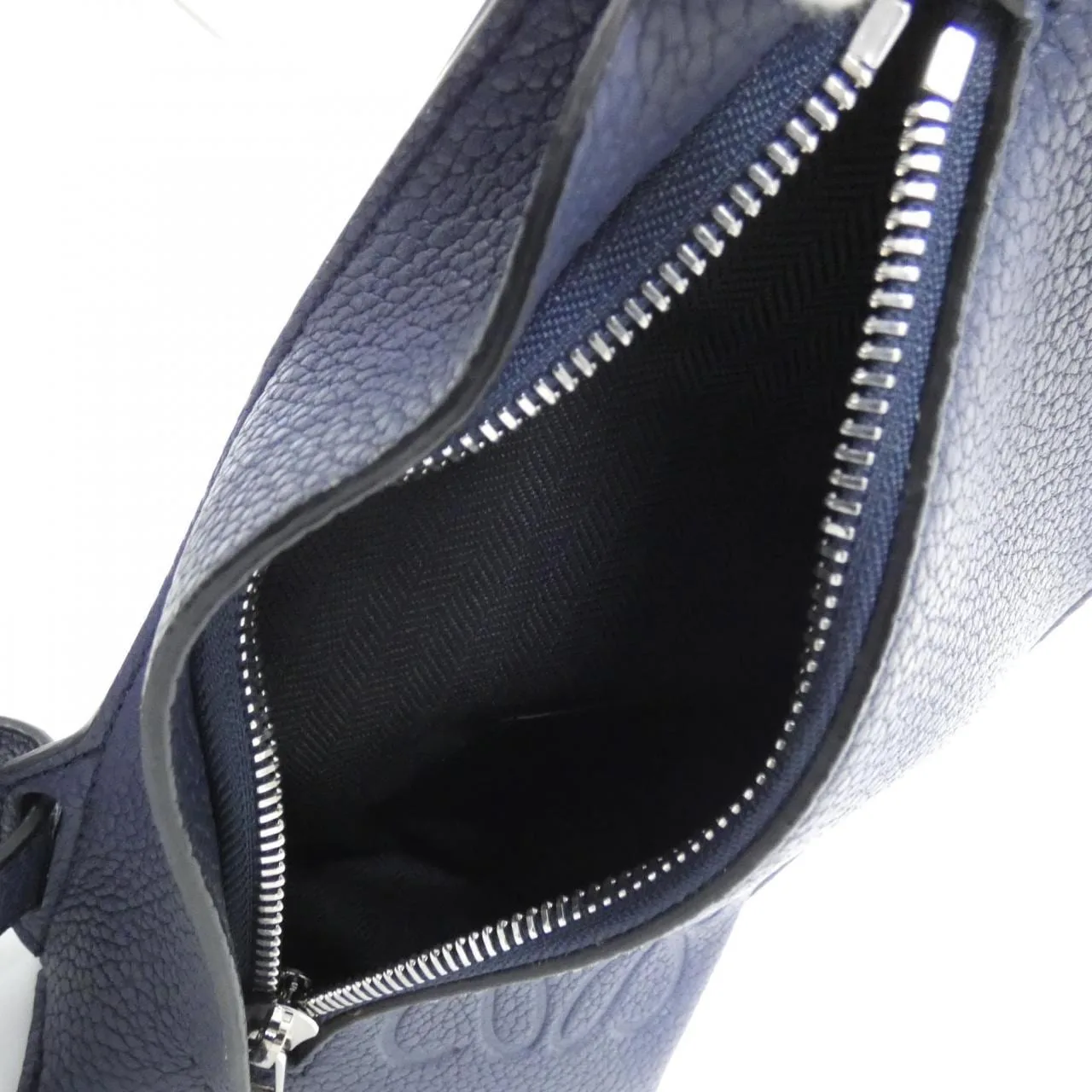 LOEWE C500P02X02 肩背包