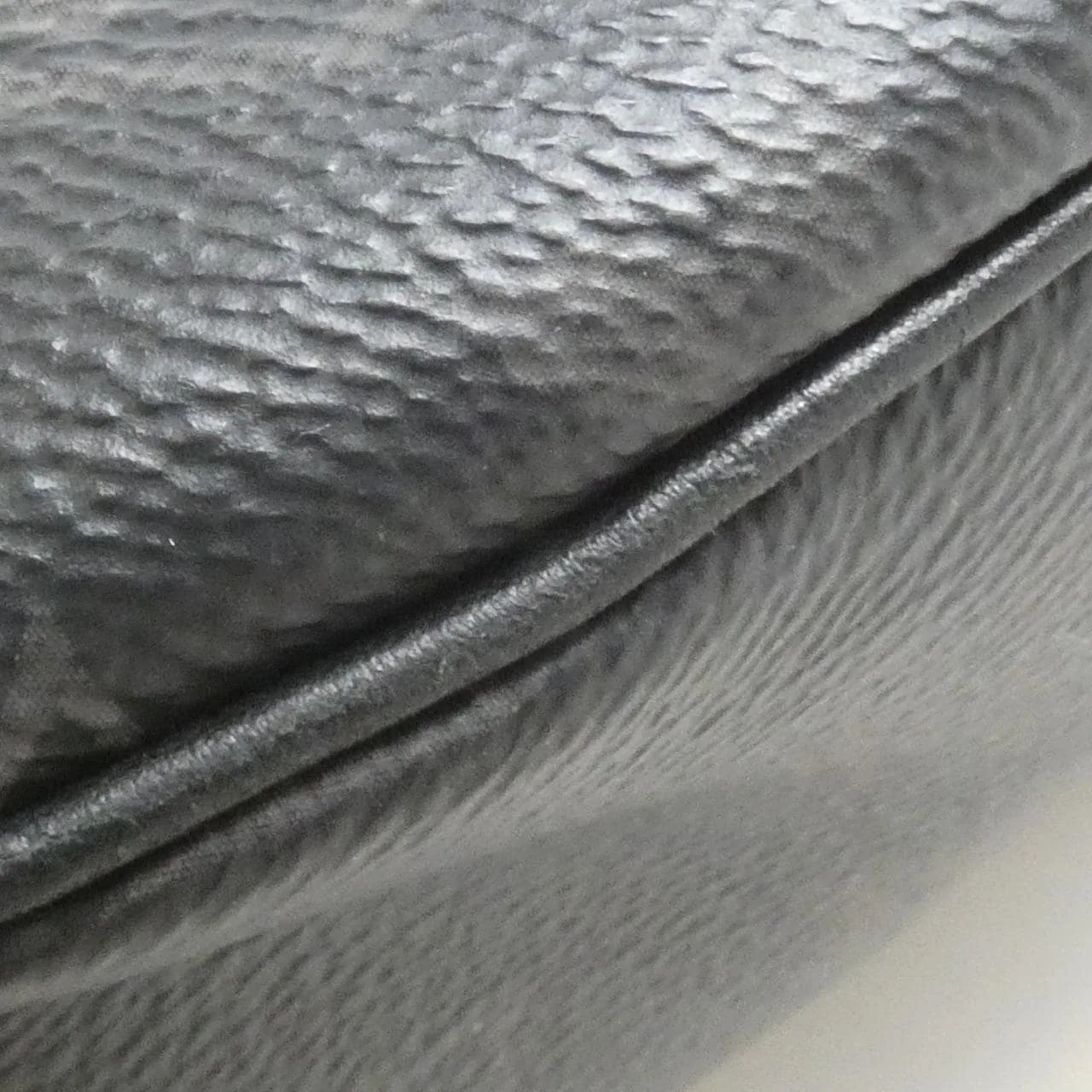 LOUIS VUITTON Discovery M44336 Shoulder Monogram 黑色 Monogram 中古品B - 縮圖 3