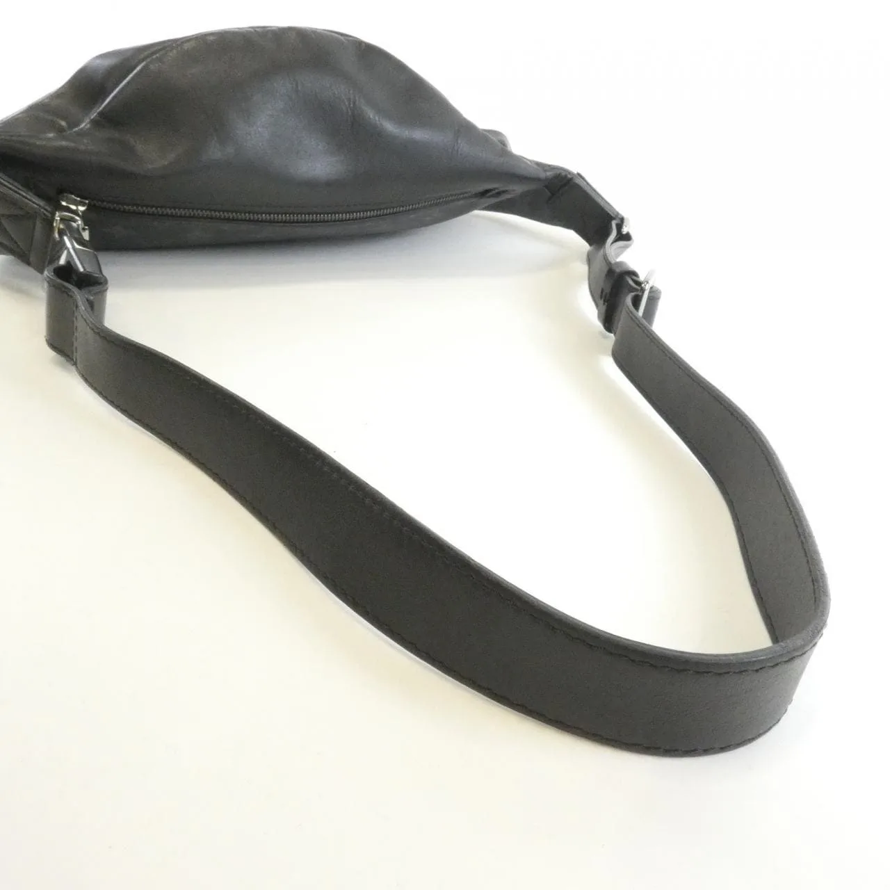 LOUIS VUITTON Discovery M44336 Shoulder Monogram 黑色 Monogram 中古品B - 縮圖 7