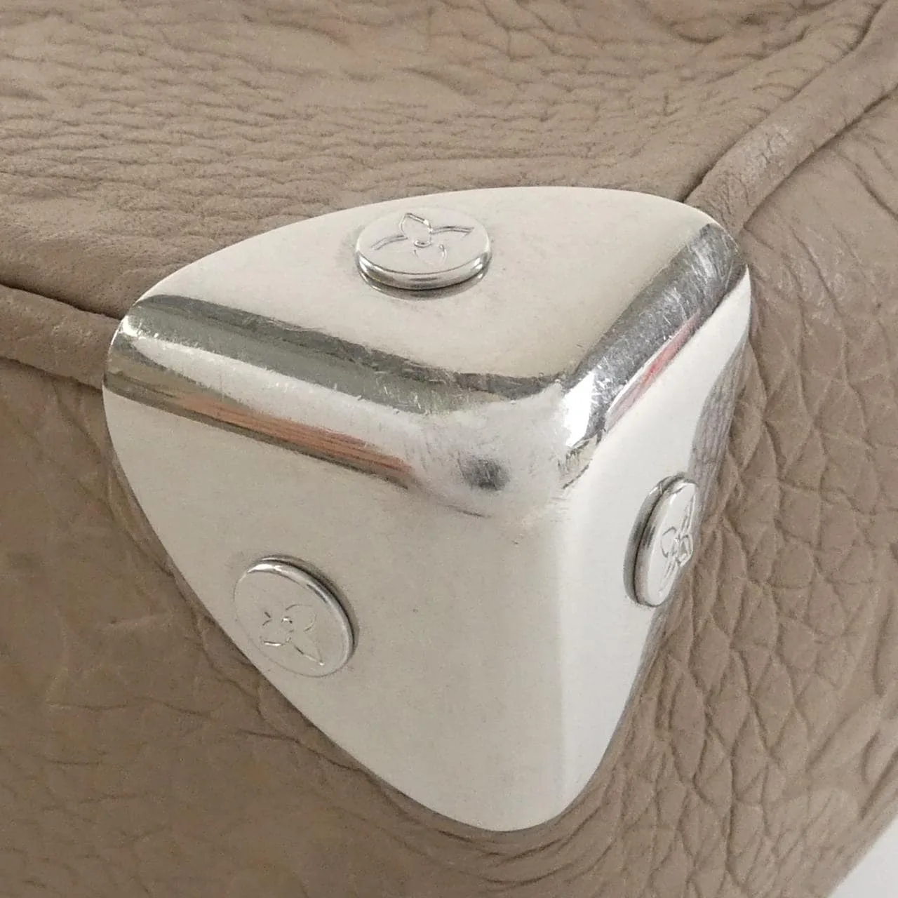 LOUIS VUITTON Soft Trunk M13868 Shoulder Monogram Beige Monogram Rank B - Thumbnail 4