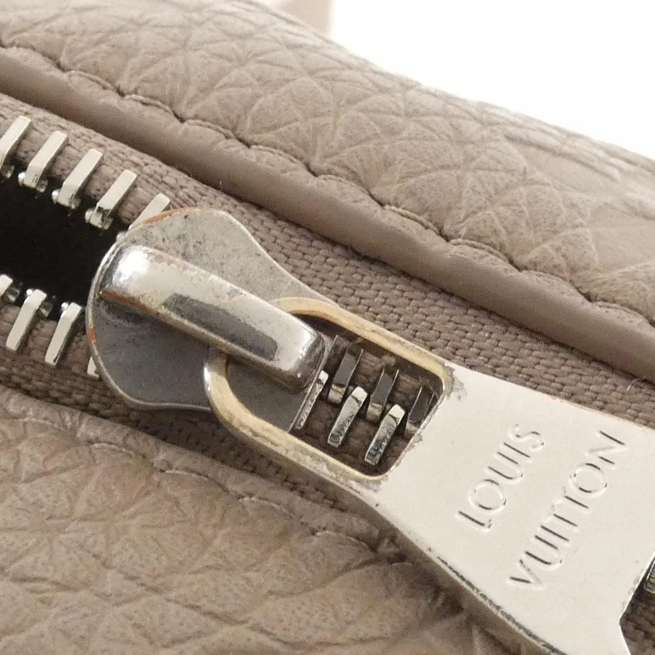 LOUIS VUITTON Soft Trunk M13868 Shoulder Monogram Beige Monogram Rank B - Thumbnail 5